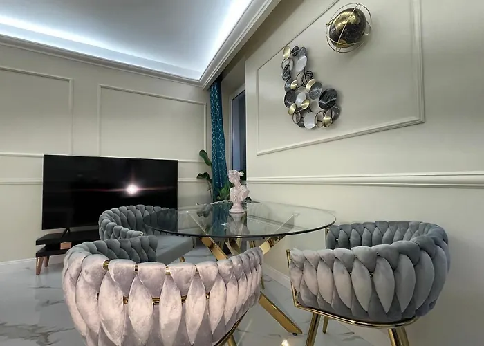 Spanish Steps Glamour & Sauna Luxury **** Apartment